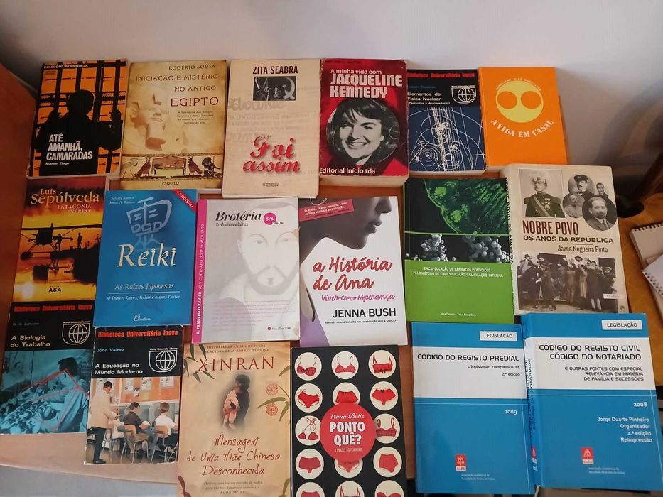 Livros de vários estilos literários