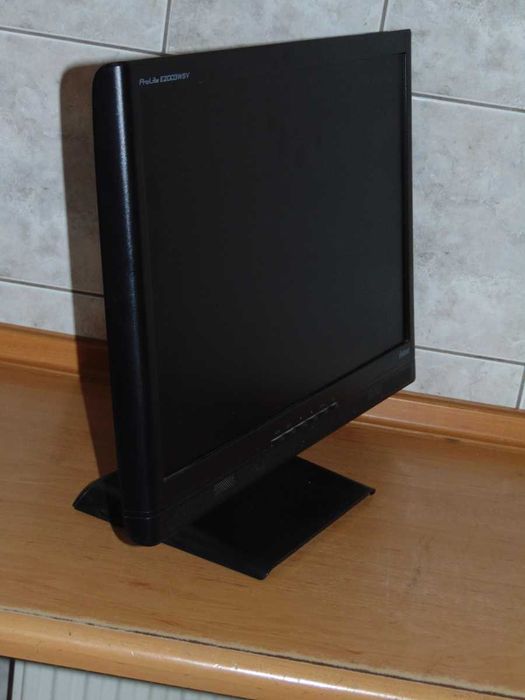 Komputer stacjonarny używany z Windows 11 + Monitor ,  Faktura Vat