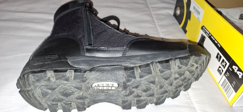 Botas de segurança novas