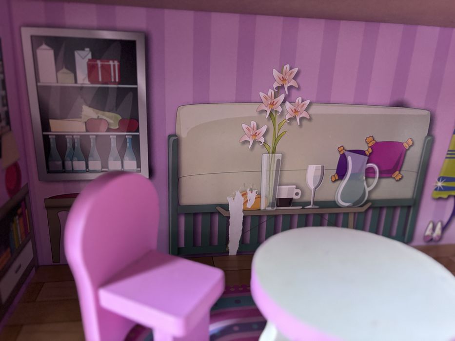 Продам кукольный домик