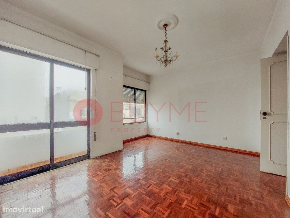 Apartamento T3 com Terraços e Garagem em Loulé