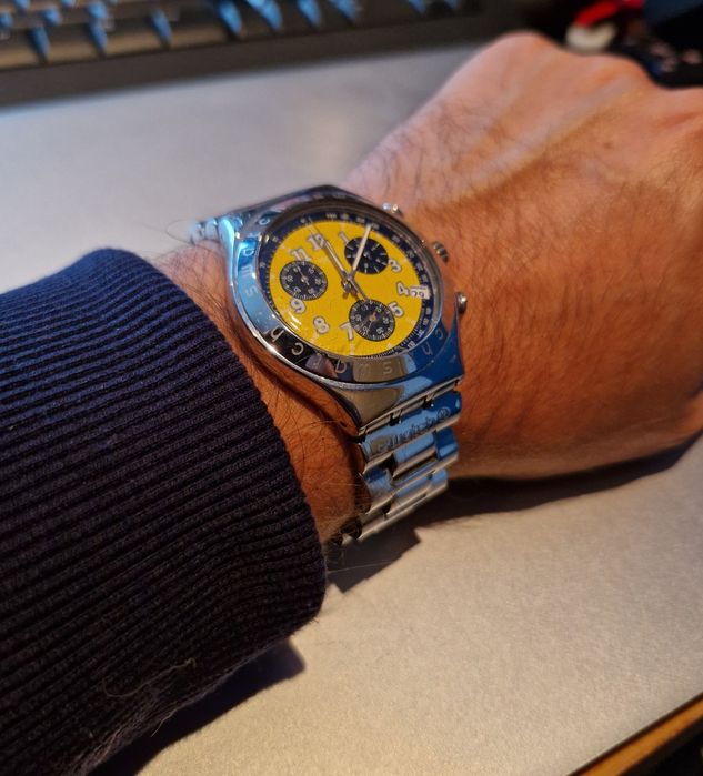 Relógio Swatch Irony Chrono Secret Agent Yellow YCS406D