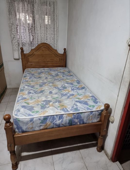 Cama solteiro com colchão
