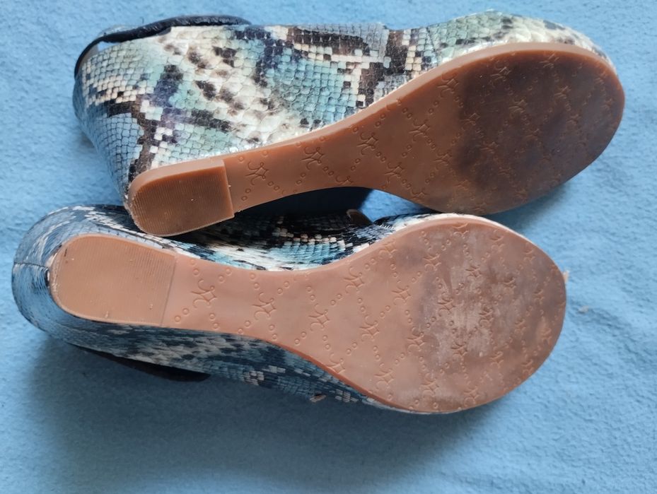 Босоніжки 38 розмір