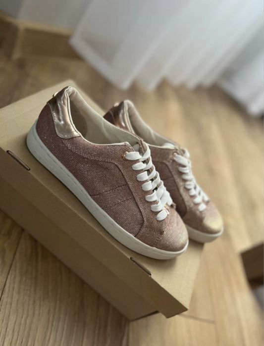 Brokatowe buty Tom Tailor