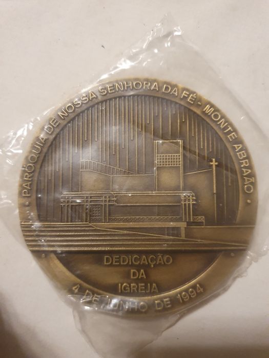 Medalha comemorativa paróquia monte abraão
