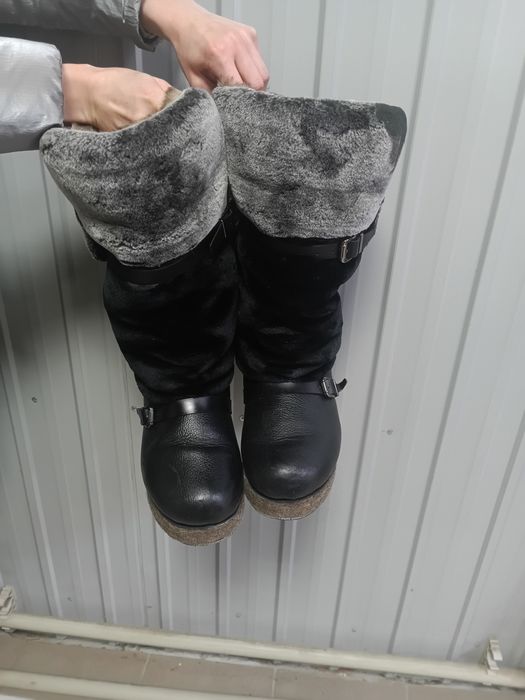 Унти . Декілька разів одягали