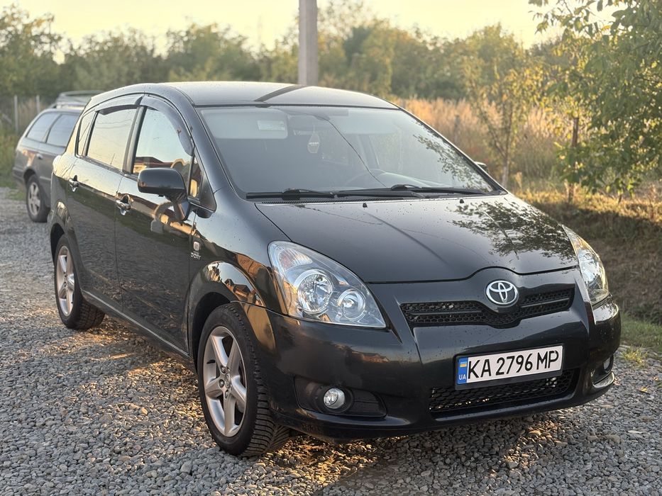 Toyota Corolla Verso  2.2 190 кс в рідні фарбі !!!