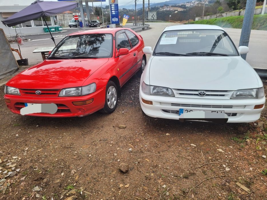 2 carros comerciais