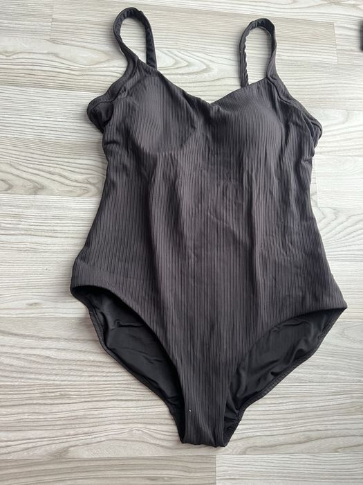 Купальник суцільний