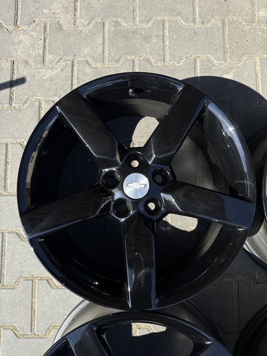 Felgi aluminiowe 19 cali 5x120 8J et 38 Chevrolet Camaro,