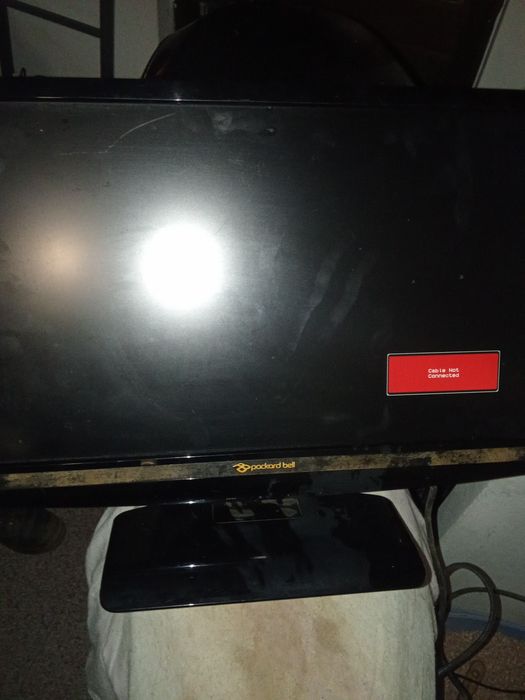 5 TVs a funcionar uma conta com leitor de DVDs mai 1 monitor Tudo 90 €