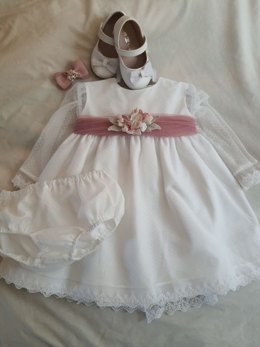 Vestido de batismo e acessórios