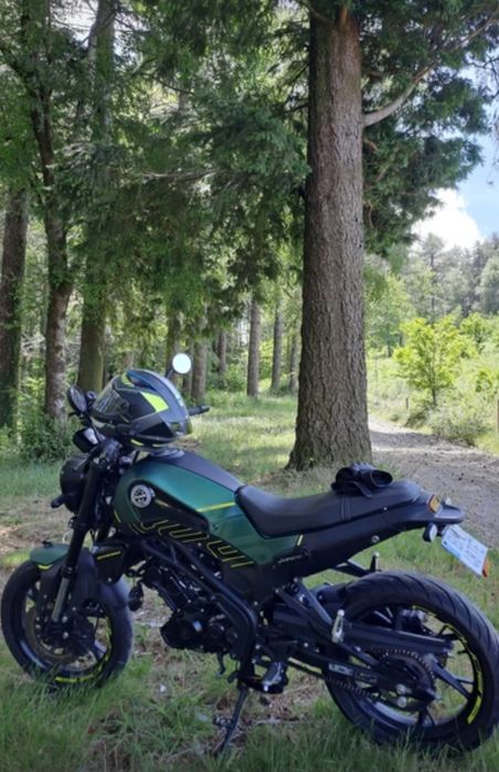 Benelli Leoncino 125