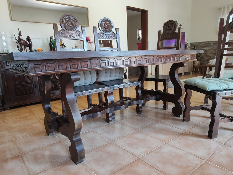 Mesa de jantar com cadeiras