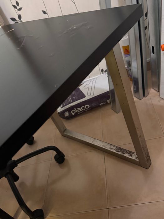 Conjunto mesa + 3 cadeiras usadas