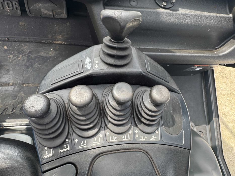 Wózek widłowy Linde H60D-02, 6 ton udźwigu.