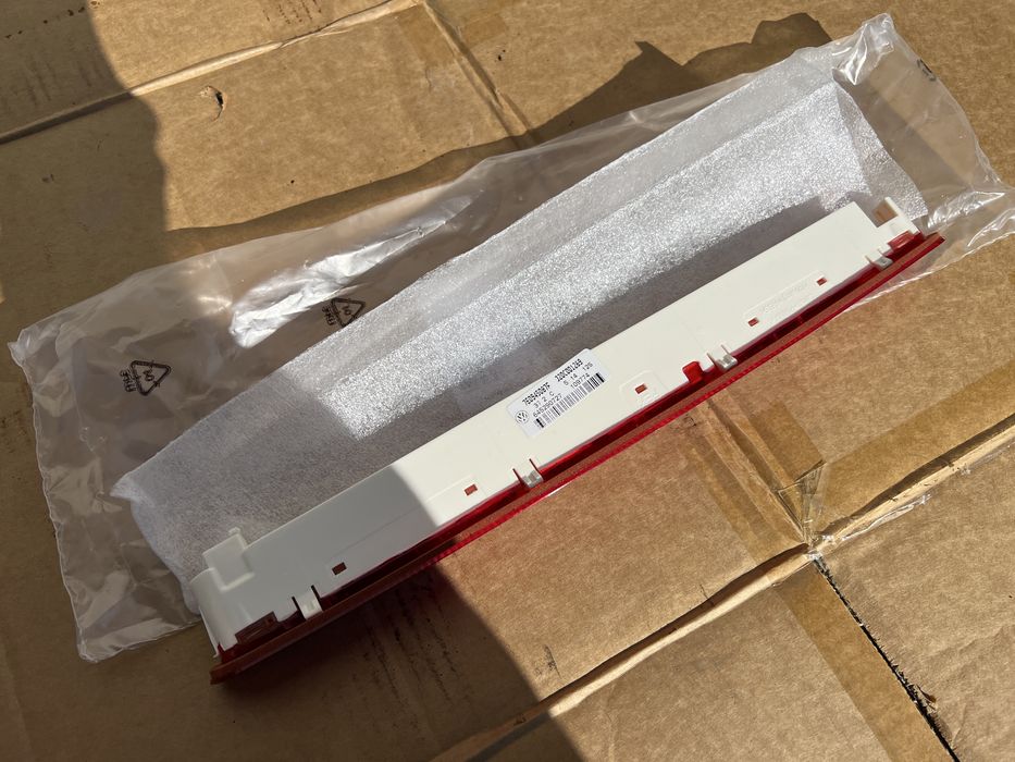 VW T6.1 T6 Т6,1 Т6 Додатковий стоп сигнал верхній дублюючий Оригінал