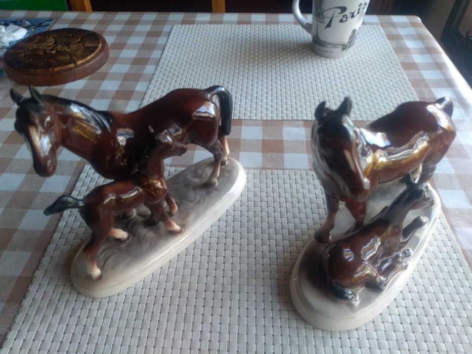 figurki koni z porcelany