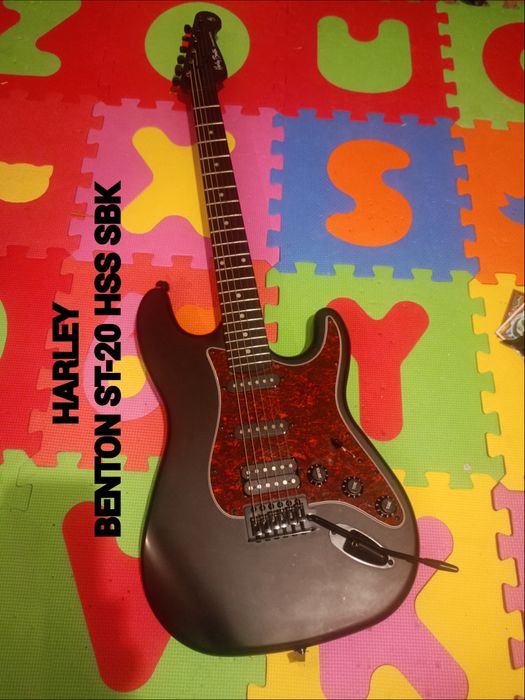 Harley Benton ST20 hss sbk