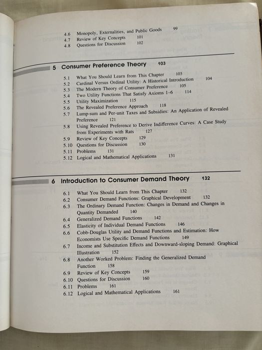 Livro Microeconomics with Calculus Brian R. Binger e Elizabeth Hoffman