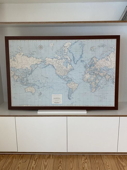 Mapa mundo emoldurado