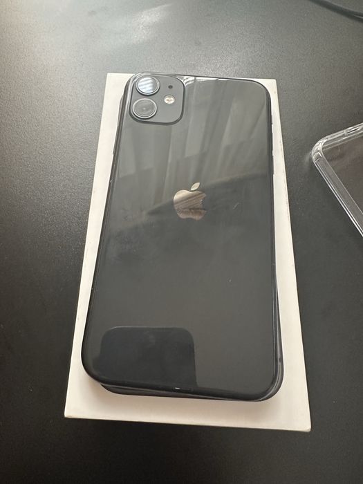 iphone 11 , 64 gb , 76akb