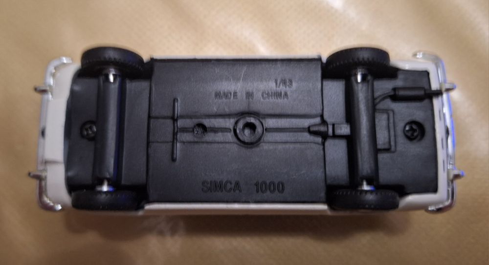 Miniatura escala 1:43 Simca