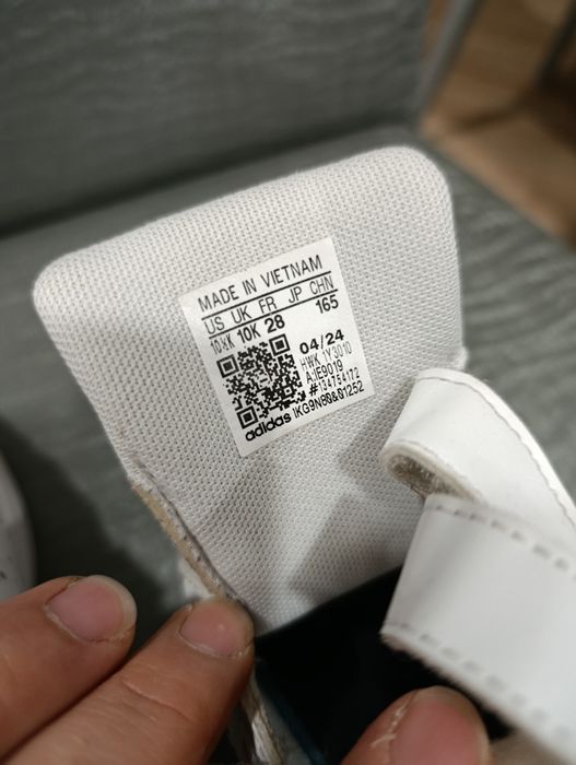 Sapatilhas adidas 28