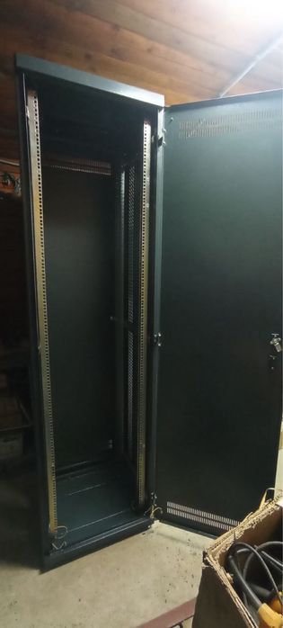 Шафа телекомунікаційна/серверна