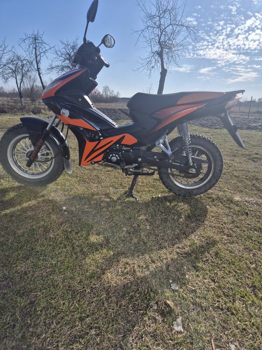 Скутер Мопед 125 кубів спарк(альфа).