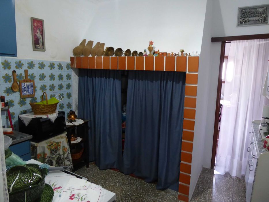 Moradia no centro de Vendas Novas, pronta a habitar