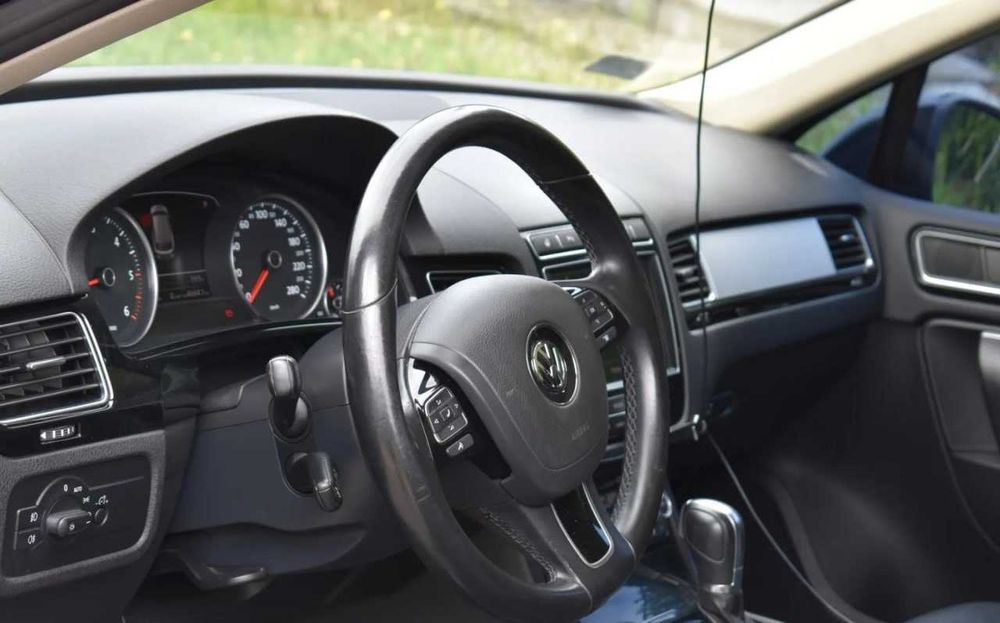 Volkswagen Touareg 2016 року