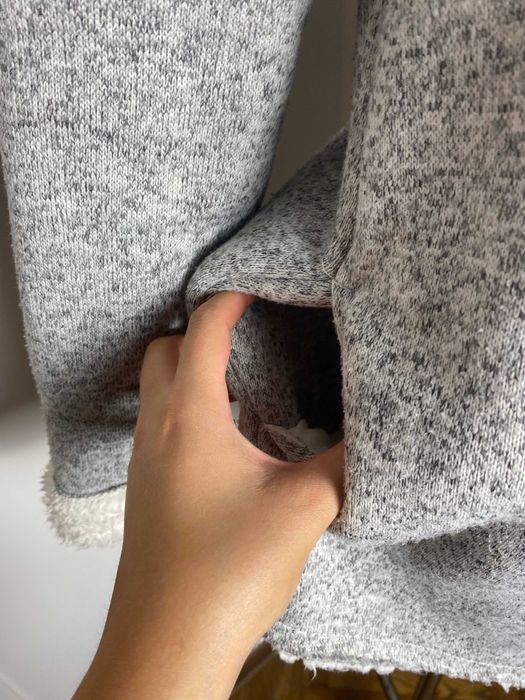 Bluza damska szara z kożuszkiem polarr 40 L Reserved  na jesień zimę