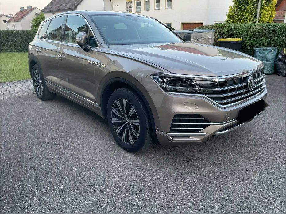 Volkswagen Touareg      2019