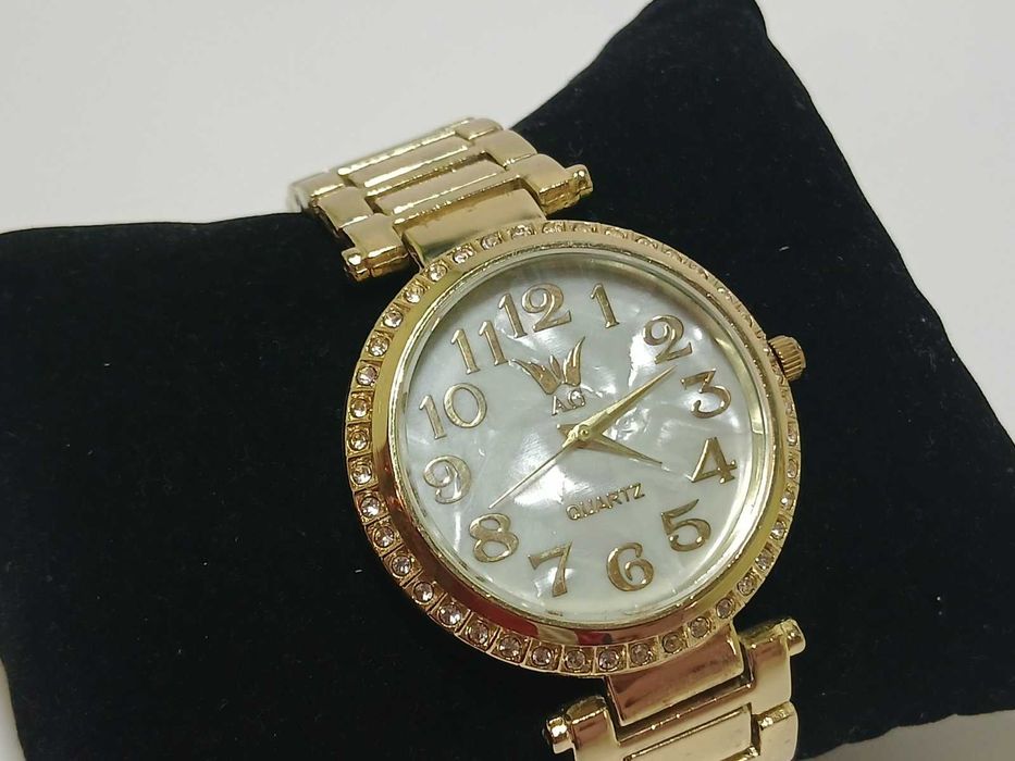 витончений жіночий наручний годинник AG Quartz