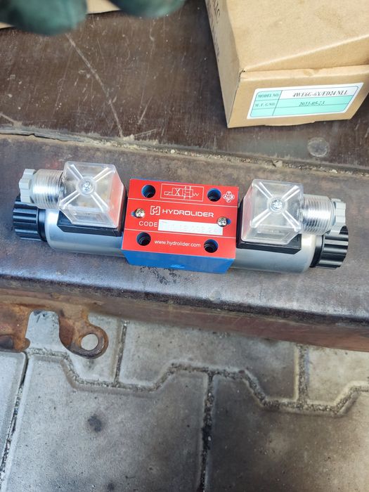 Rozdzielacz hydrauliczny