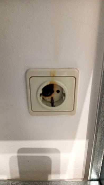 Carregador doméstico Tesla  com ou sem instalação tomada 32a