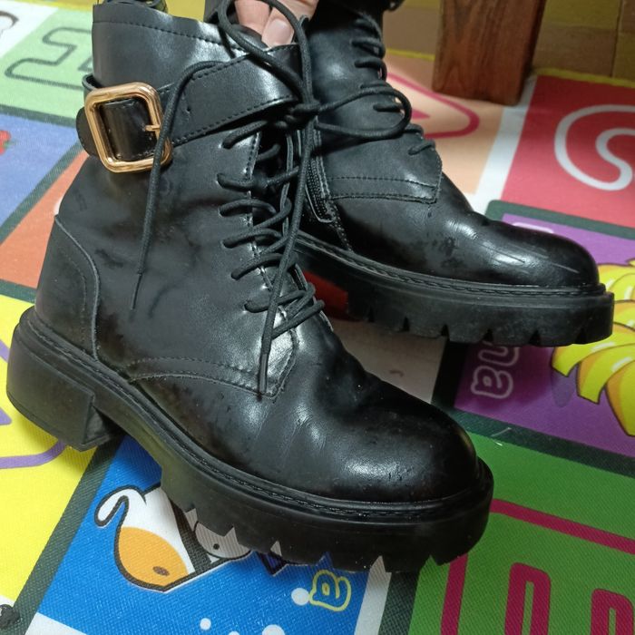 Продаю зимние сапоги