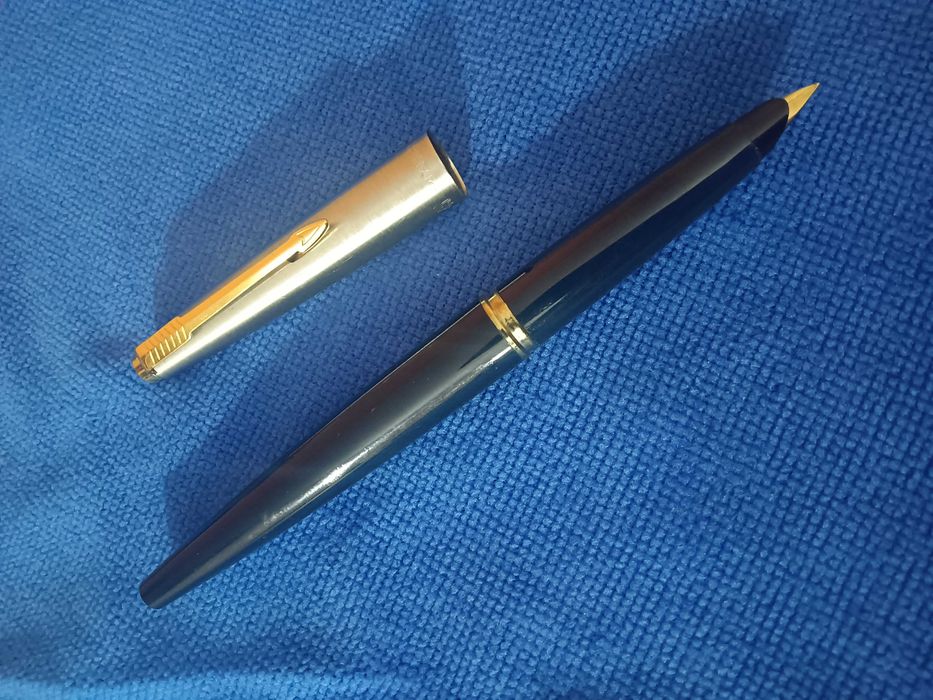 Caneta Parker 45 azul com aparo em ouro