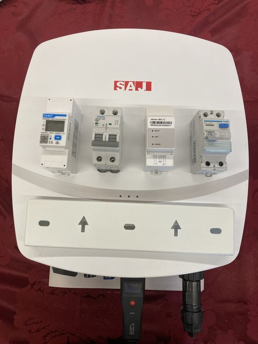 Inversor Energia Elétrica SAJ R5-4K-S2-15 c/ 4 Disjuntores