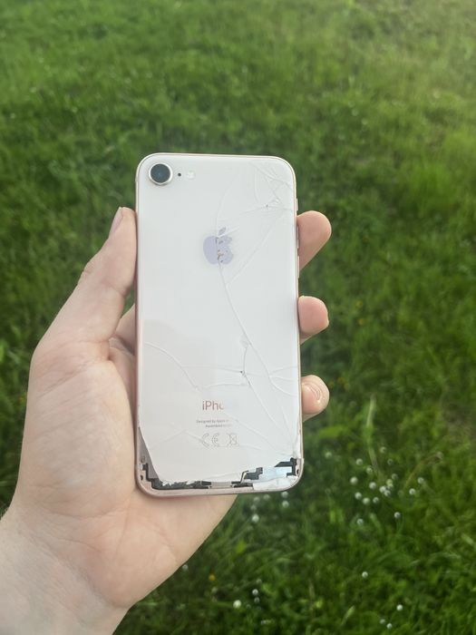 Iphone 8 рожевий 64gb