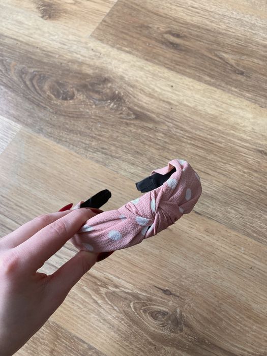 Szeroka opaska do włosów w kropki