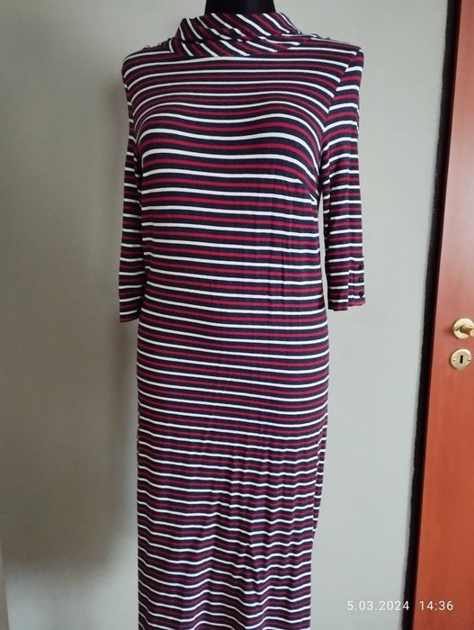 Sukienka firmy QUIOSQUE roz.36