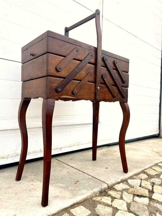 Mesa de costura vintage + 50comp x 25prof x 60alt.x 72alt.