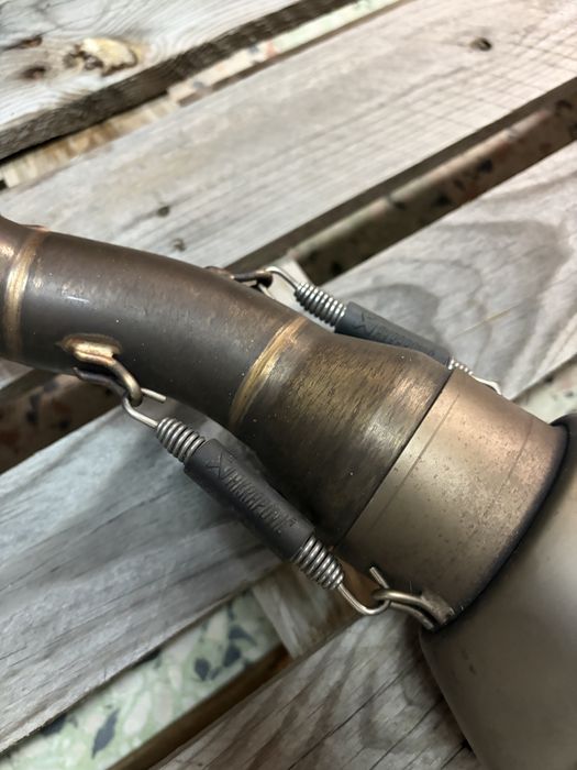 Escape Akrapovič para Kawasaki ER6N e ER6F