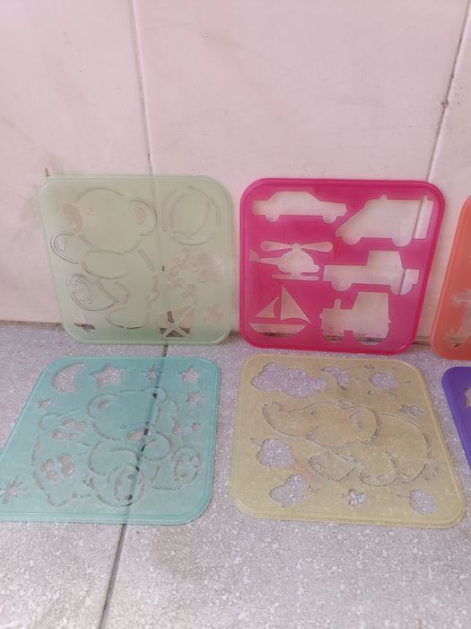 11 Stecils com várias formas para desenho