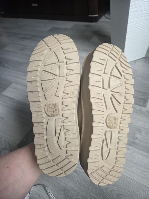 Śniegowce beżowe UGG rozm.39