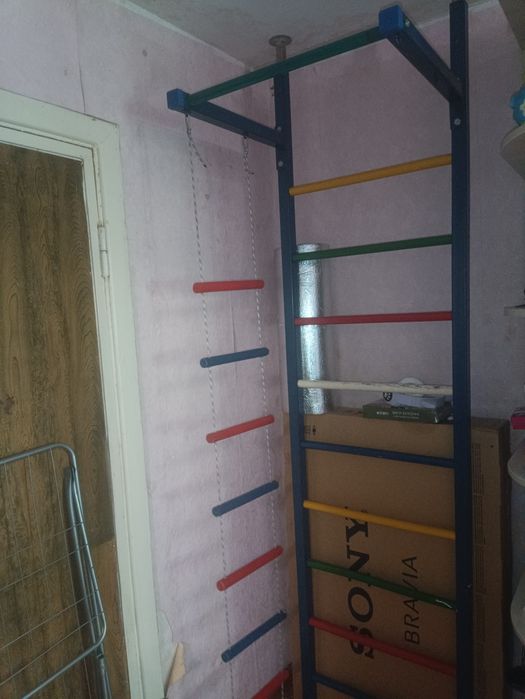 Дитяча шведська стінка