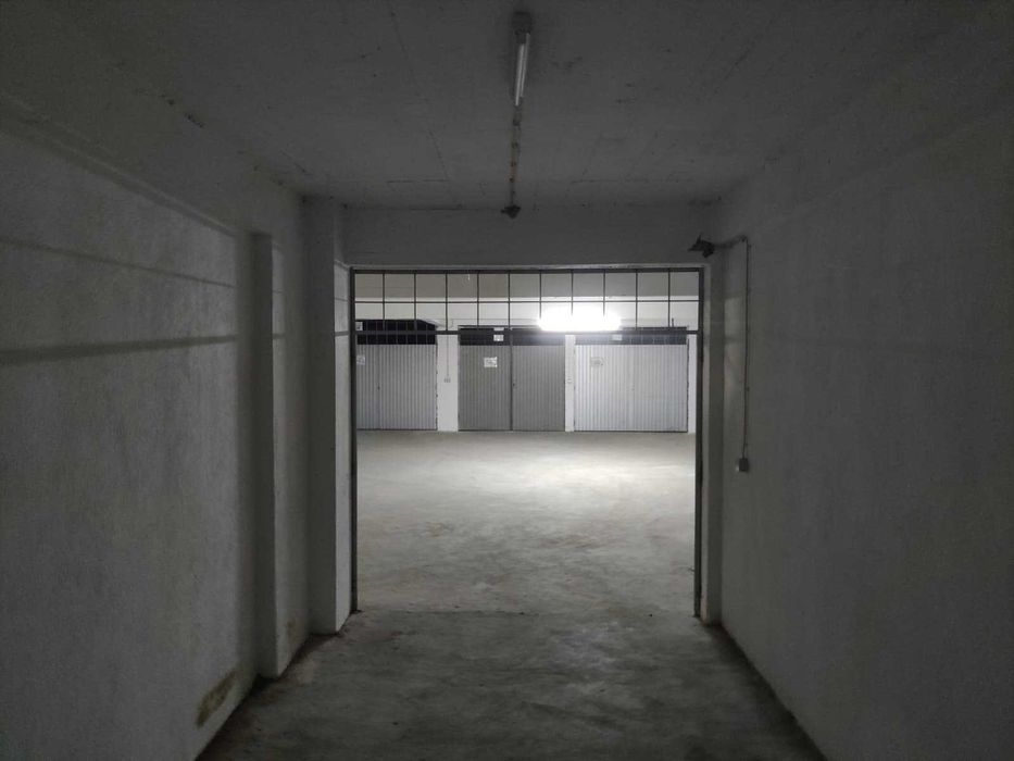Garagem Box Fechada 18m² para Arrendamento - Entroncamento